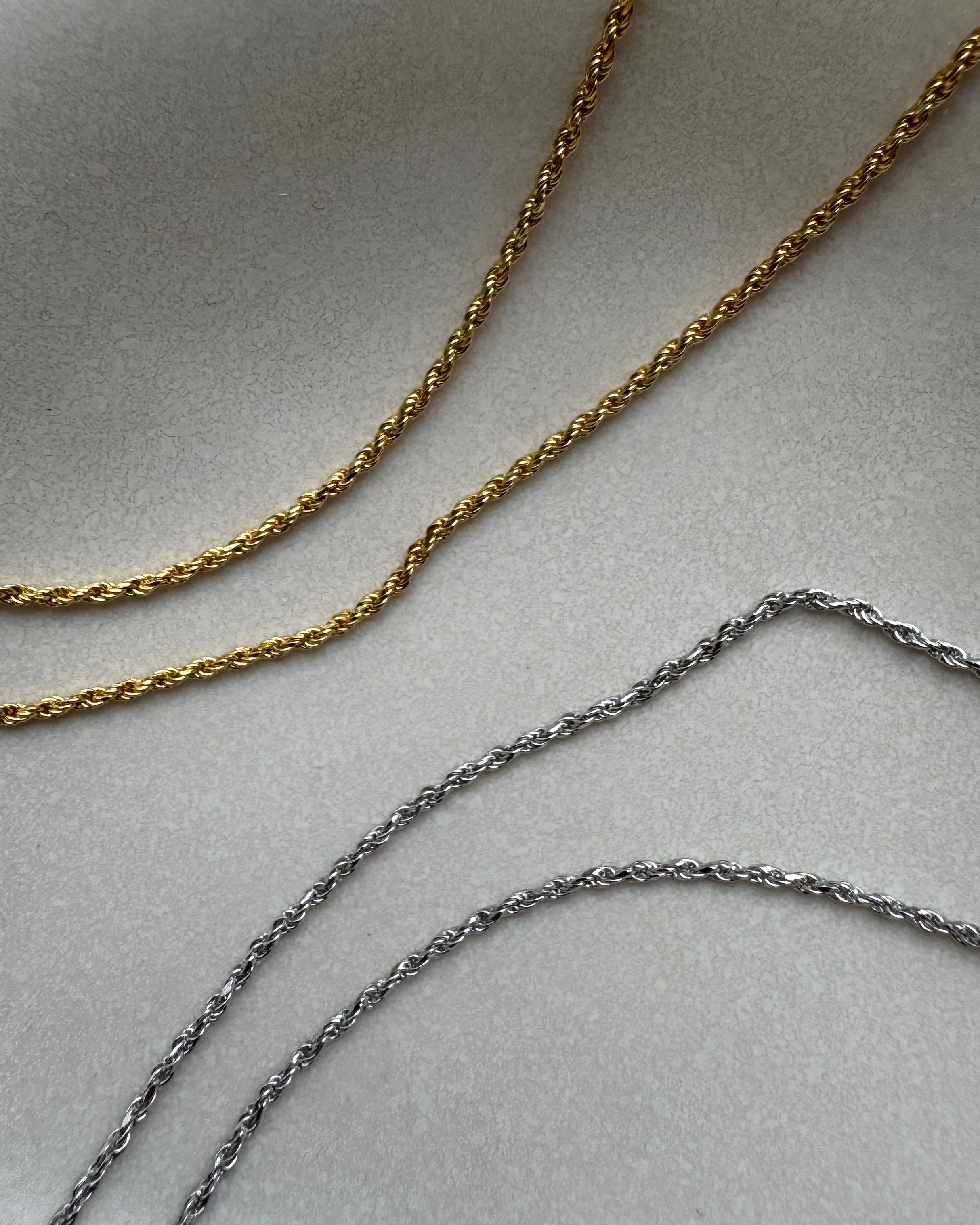 Halskette mit gedrehter Kette