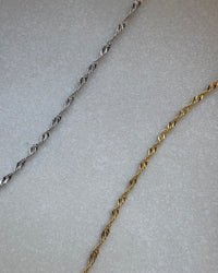 Collana a catena di vite